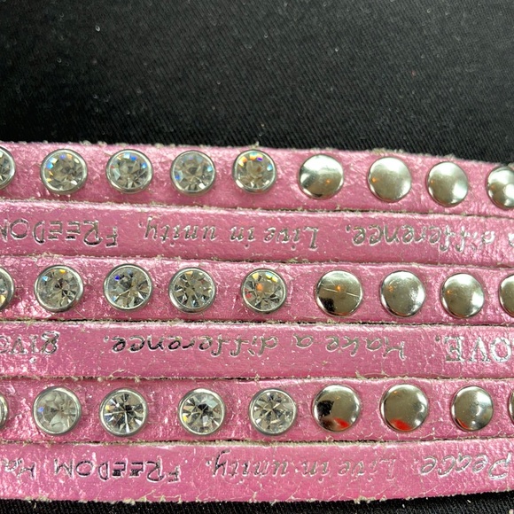 NWT Inspirational sparkle bracelet Humanity For All Wynk Sow Peace LOVE Unity - Picture 10 of 13